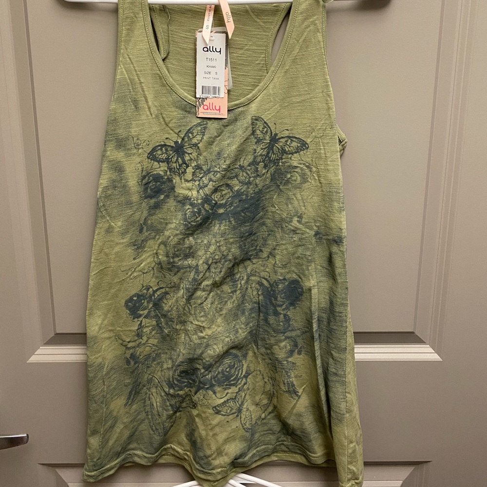 Never worn green butterfly tank top